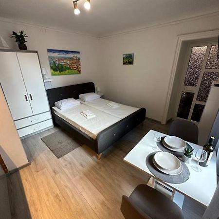 Apartment Rafael ไพราน ภายนอก รูปภาพ