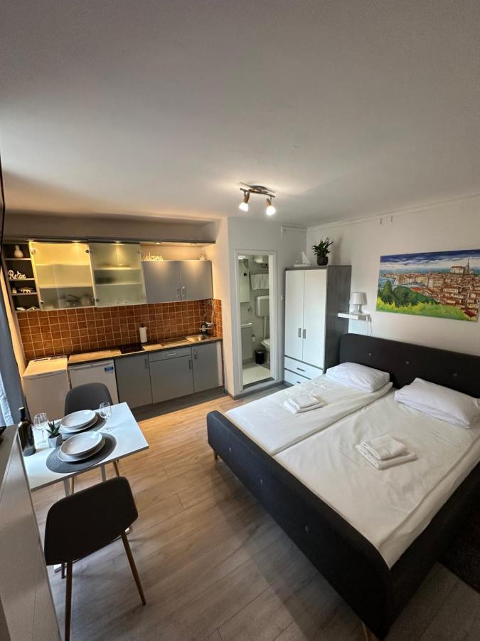Apartment Rafael ไพราน ภายนอก รูปภาพ