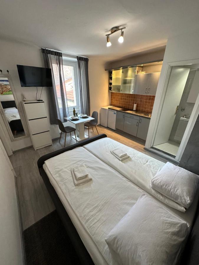 Apartment Rafael ไพราน ภายนอก รูปภาพ